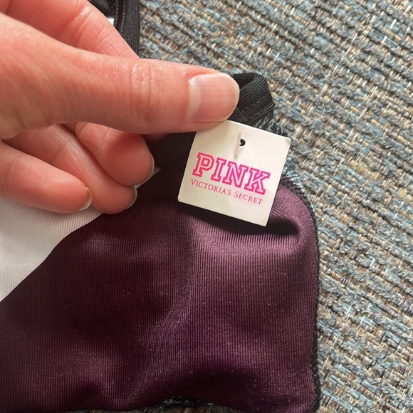 Victoria’s Secret Pink NWT Unlined Ultimate Sports Bra - Picture 4 of 4